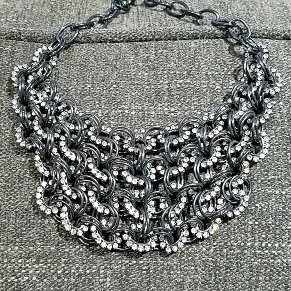 CHARCOAL GRAY CHAIN WITH GEMS